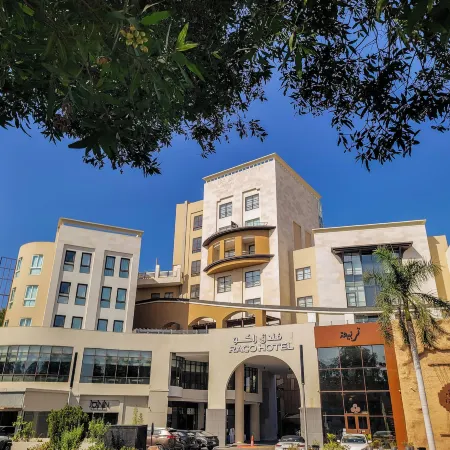 Raco hotel Отели рядом с достопримечательностью «Банкетный зал Leylaty»