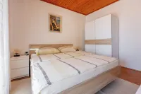 Apartments Hinic