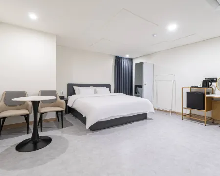 Hanam Lucy Hotel 河南のホテル