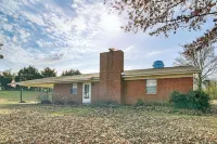 2 Mi to MSU Campus! Family Abode w/ Spacious Yard - 2-Star