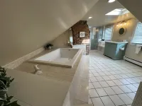 Unique Loft With Rooftop Deck In Downtown Newport - Unit 3 Home - Bungalows