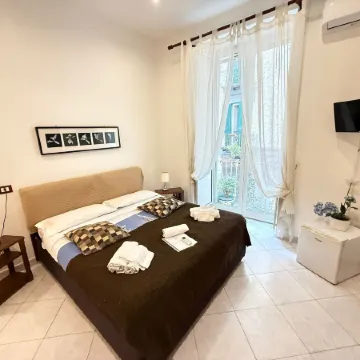 Bed & Breakfast Plebiscito Home Отели рядом с достопримечательностью «Борги ди Посиллипо»