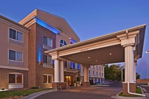 Holiday Inn Express & Suites Oklahoma City - Bethany