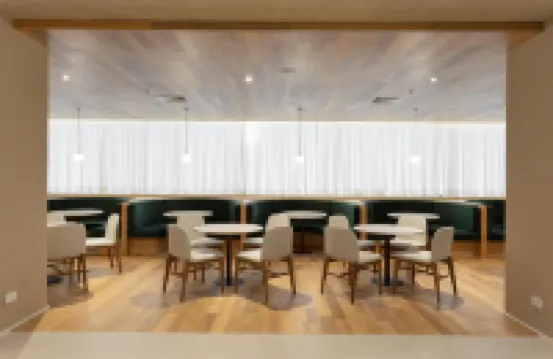 Qoya Hotel Curitiba, Curio Collection by Hilton
