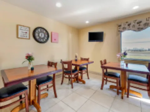 Rodeway Inn Hotels in Fayette County