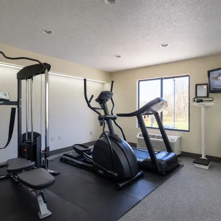 Greenfield Inn & Suites Owensboro, KY Airport