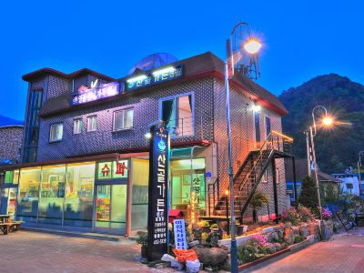 Inje Twelve Fairy Valley Pension