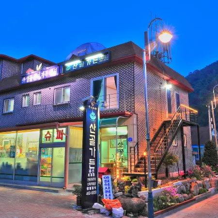 Inje Twelve Fairy Valley Pension Отели рядом с достопримечательностью «Храм Baekdamsa»