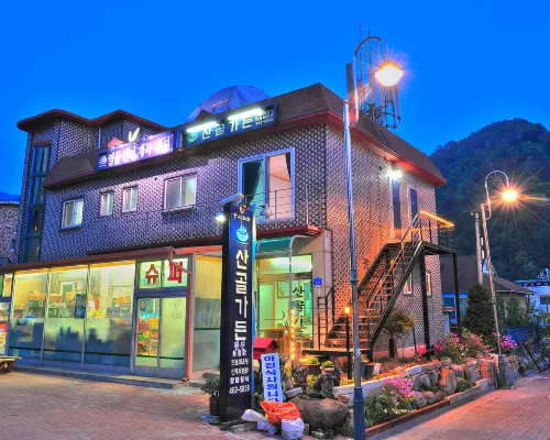 Inje Twelve Fairy Valley Pension Hotels near Baekdam Temple