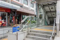 SK精品都市飯店 Debsirin學院附近的飯店