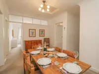 Weymouth Bay Apartment C - Pet friendly