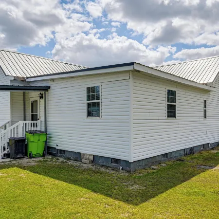 Bring Your Pets! Family-friendly Gem in Cove City