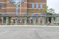 1820 Pension - parking