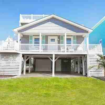 Driftwood Daze in Ocean Isle Beach Hotel Exterior