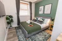 GuestReady - 2Bed Beachside Home w Private Garden - Hot Tub