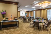Embassy Suites by Hilton Sacramento Riverfront Promenade - servizio colazione