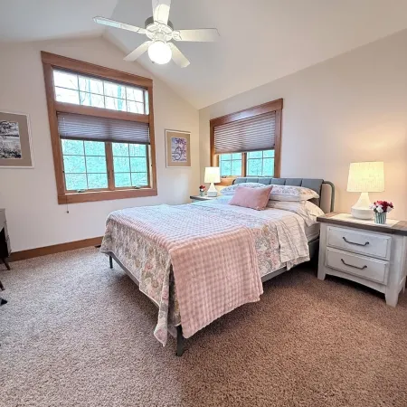 Luxury AC’D 4Bed 4.5BTH in Woodstone.