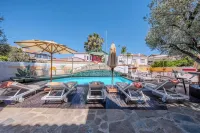 B House Alaçatı - Kolam Renang