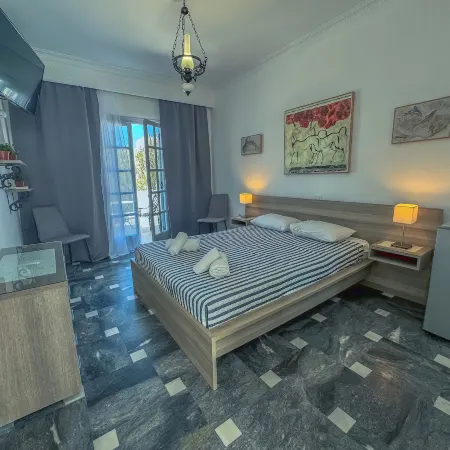 Tritonas Rooms