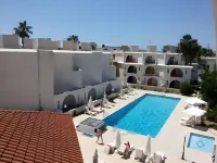 Pandream Hotel Apartments - Pool