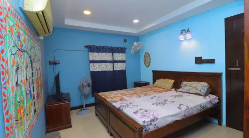 Urban Escape Farmhouse by GGH Noida
