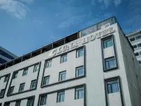 LUNA HOTEL Hotels near Shell Residences