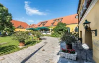 Hotel Althof Retz Hotel di 