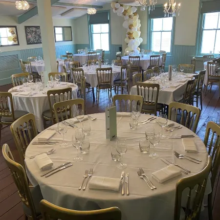 The Peppermill Town House Hotel & Restaurant Отели в г. Девицес