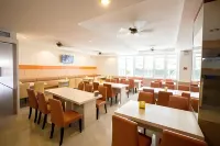 P.A. Thani Hotel - parking