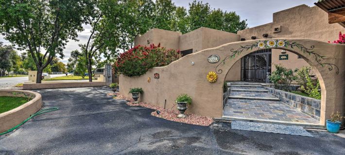 Rest Easy in Mesa! Home w/ Hot Tub & Shared Yard Hotels in Mesa