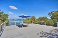 Lake Granbury Getaway! Family Home w/ Deck & Games - 3-Star