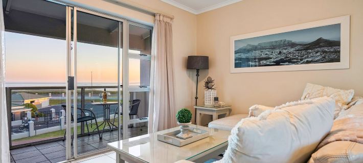 Big Bay Beach Club 21 Hotels in Bloubergstrand