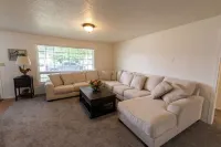 Spacious Home in the Heart of Emmett - Homestays