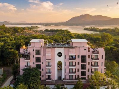 The Sierra - A Luxury Stay