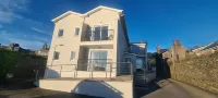 Ballycotton Holiday Apartment No 6 by Trident Holiday Homes - Apartments