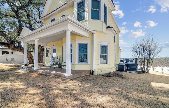 The Main Street House, in the Heart of Marble Falls