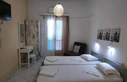 Renia Studios -Studio for 2 Pers with a Swimming Pool - Apartments