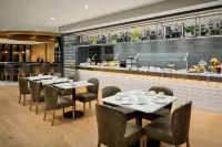 โอเมจ โรงแรม มอนทรีออล ลาวาล อะ ทริบิวต์ พอร์ตโฟลิโอ โรงแรม - พร้อมอาหารเช้า