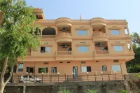 Hotel Raj Palace - parking