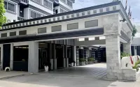 Raya Grand Hotel - bar