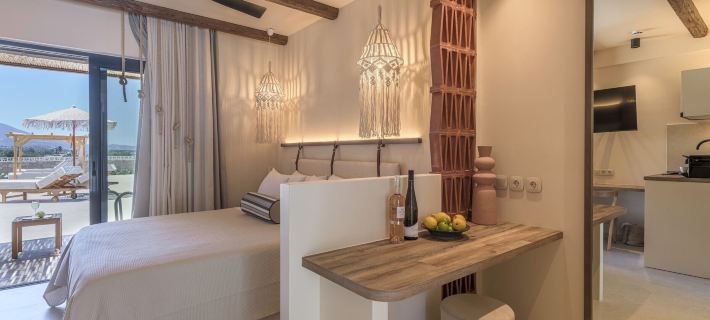Zefyria Luxury Suites Hotels in Milos