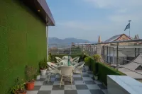 Perfectstayz Premium @Harkipauri Road - 2-Star