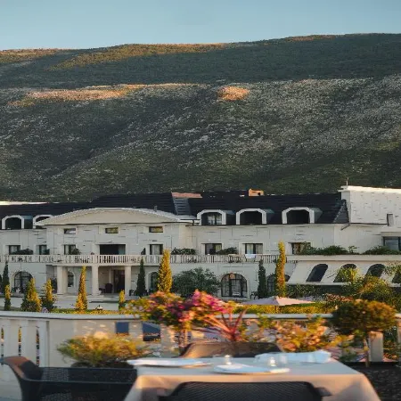 Acros Resort