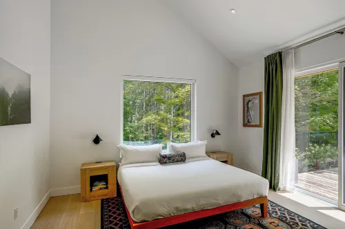 Catskills New Build w/ Private Hot Tub! - Wi-Fi