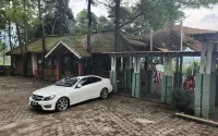 Bukit Alamanda Resort - parking