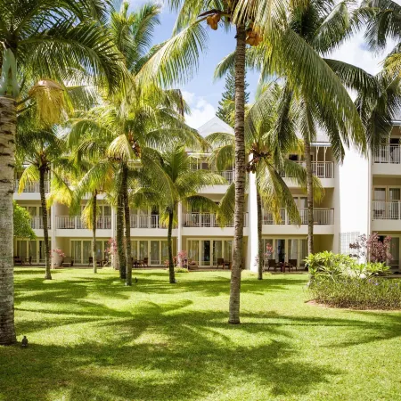 Victoria Beachcomber Resort & Spa