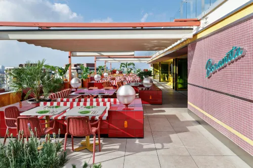 Moxy Barcelona - 4 estrellas