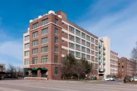 Courtyard Omaha Downtown/Old Market Area - Airport Shuttle