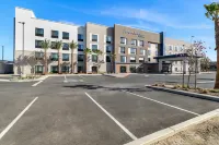 Hampton Inn & Suites by Hilton Corona - 2-Star