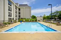 Hampton Inn Detroit/Northville (Farmington Hills Area) - piscina